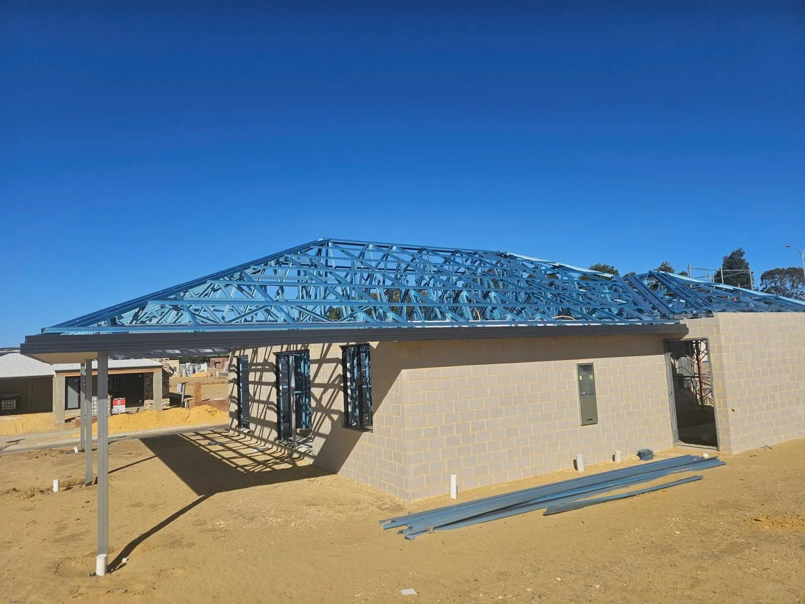 Steel roof frame erected over a Perth home during construction