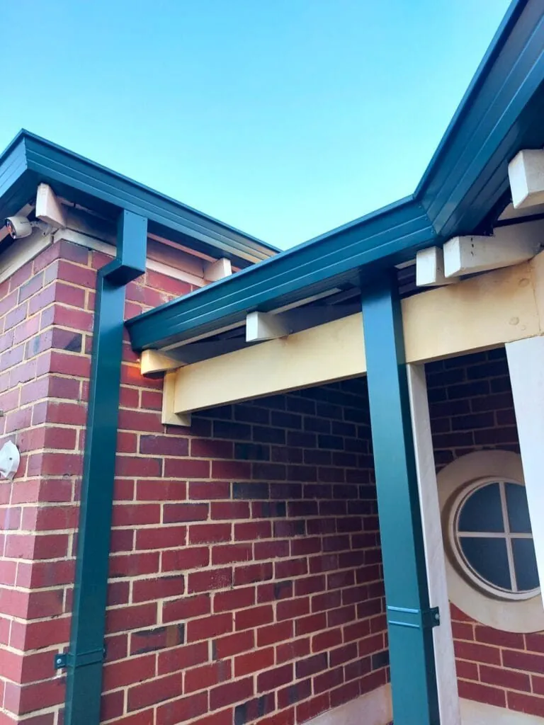 New guttering and downpipe fitted to a Perth brick home